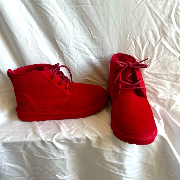 Red Hot UGG’s!!! - Picture 1 of 4